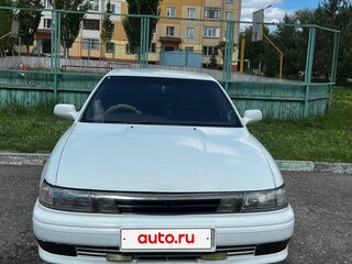 1992 Toyota Vista III (V30), белый, 320000 рублей, вид 4
