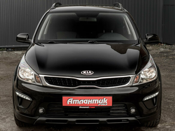 2018 Kia Rio X-Line IV, чёрный, 1580000 рублей - вид 2