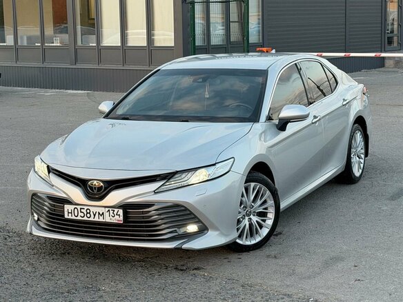 2018 Toyota Camry VIII (XV70), серебристый, 2499000 рублей - вид 12