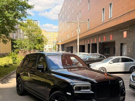 2019 Rolls-Royce Cullinan I (Series I), серый, 24790000 рублей, вид 2