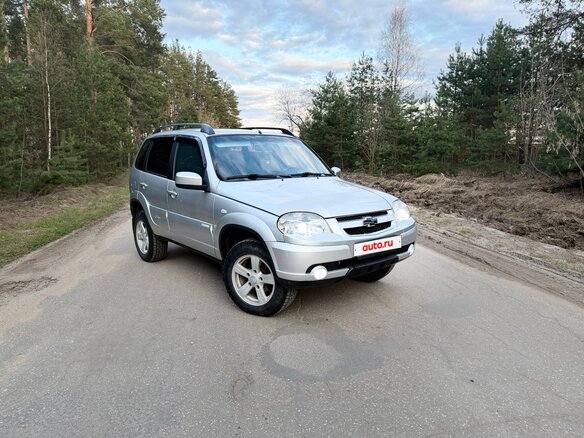 2013 Chevrolet Niva I Рестайлинг, серебристый, 560000 рублей - вид 4