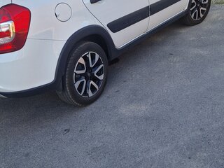 2025 Lada (ВАЗ) Granta Cross I Рестайлинг, белый, 995000 рублей, вид 3