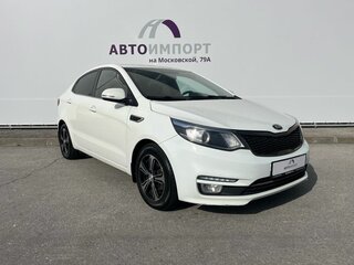 2015 Kia Rio III Рестайлинг, белый, 1140000 рублей, вид 3