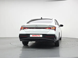 2025 Hyundai Avante VII Рестайлинг, белый, 1900000 рублей, вид 4