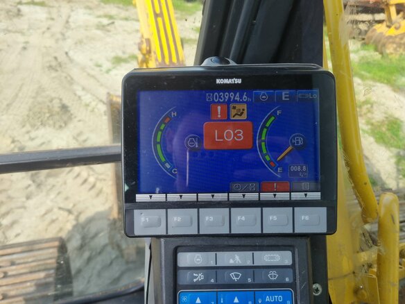 2016 Komatsu PC220-8, жёлтый, 5240000 рублей - вид 6