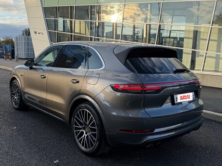 2020 Porsche Cayenne E-Hybrid III, серый, 7950000 рублей, вид 5