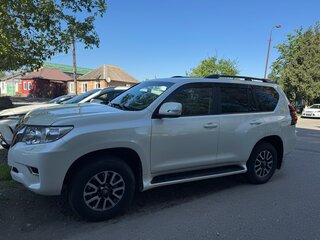 2021 Toyota Land Cruiser Prado 150 Series Рестайлинг 3, белый, 4900000 рублей, вид 3