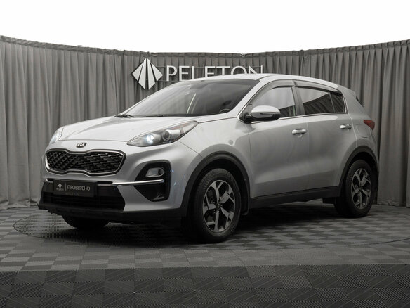 2018 Kia Sportage IV Рестайлинг, серебристый, 1800000 рублей