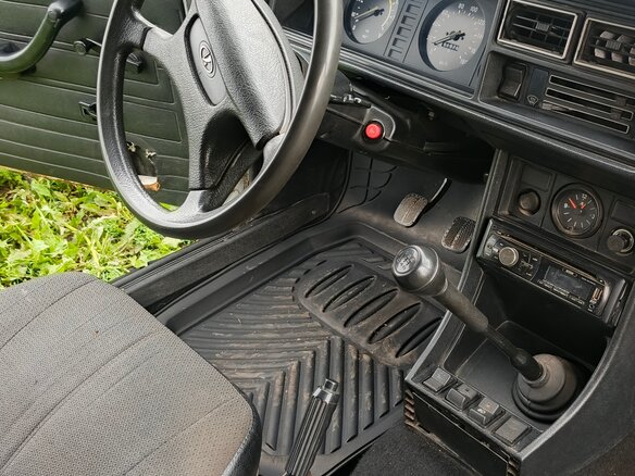 2010 Lada (ВАЗ) 2107, серебристый, 110000 рублей - вид 4