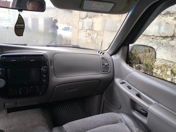 1998 Ford Explorer II, чёрный, 750000 рублей - вид 2