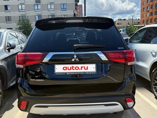 2021 Mitsubishi Outlander III Рестайлинг 3, чёрный, 2850000 рублей, вид 3