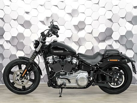 2025 Harley-Davidson Street Bob, чёрный, 1969000 рублей, вид 4