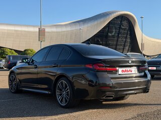 2018 BMW 5 серии 520i VII (G30/G31/G38), чёрный, 2400000 рублей, вид 3