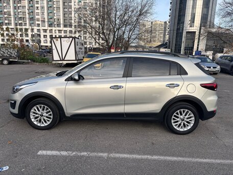 2020 Kia Rio X-Line IV, серебристый, 1735000 рублей, вид 5