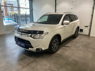 2014 Mitsubishi Outlander III Рестайлинг, белый, 1546000 рублей, вид 1