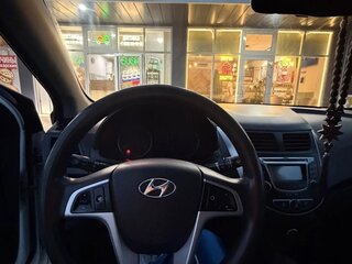 2013 Hyundai Solaris I, белый, 650000 рублей, вид 3
