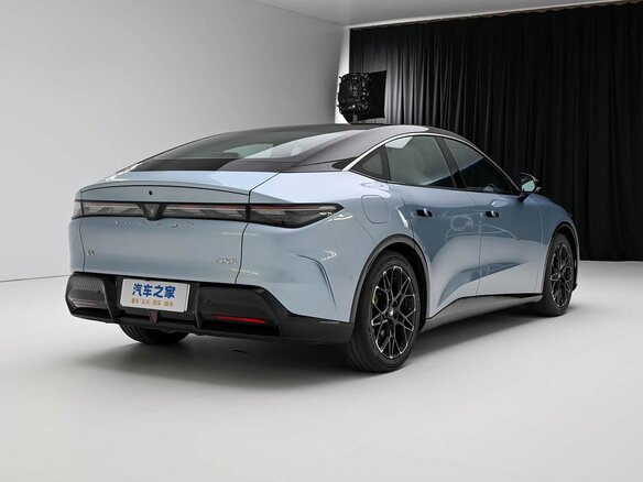 2026 Arcfox Alpha S5 I Рестайлинг, голубой, 3740000 рублей - вид 6