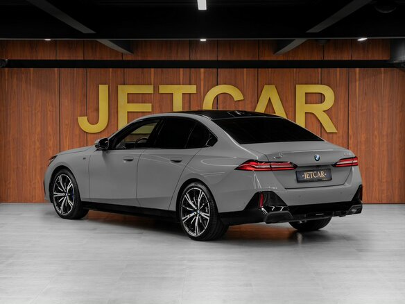 2024 BMW 5 серии 530i xDrive VIII (G60/G61/G68), серый, 8300000 рублей - вид 7