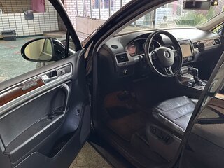 2016 Volkswagen Touareg II Рестайлинг, чёрный, 2200000 рублей, вид 4