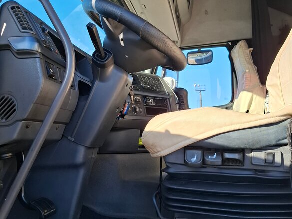 2012 Volvo FH, белый, 3600000 рублей - вид 10
