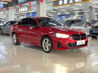 2022 BMW 1 серии 120i III (F52) Рестайлинг, красный, 1340000 рублей, вид 3