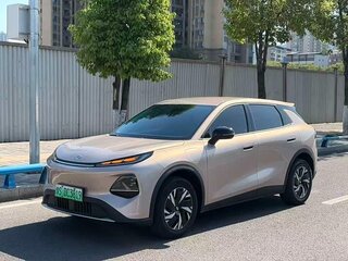 2026 Changan Qiyuan Q05 40.3 kWh II, бежевый, 1809000 рублей, вид 3