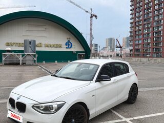 2012 BMW 1 серии 118i II (F20/F21), белый, 1500000 рублей, вид 2