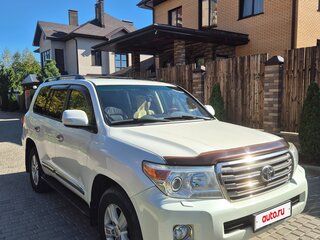2012 Toyota Land Cruiser 200 Series Рестайлинг 1, белый, 3900000 рублей, вид 1