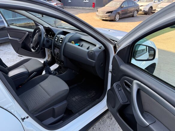 2017 Renault Duster I Рестайлинг, белый, 830000 рублей - вид 7