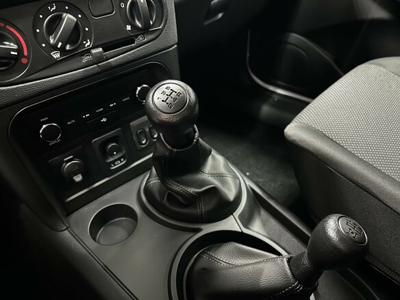 2026 Lada (ВАЗ) Niva Travel I Рестайлинг, белый, 1717000 рублей - вид 11