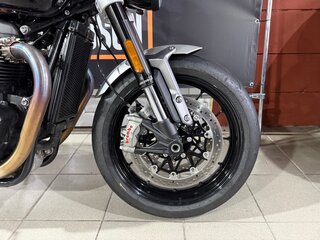 2024 Triumph Speed Twin, пурпурный, 1400000 рублей, вид 4