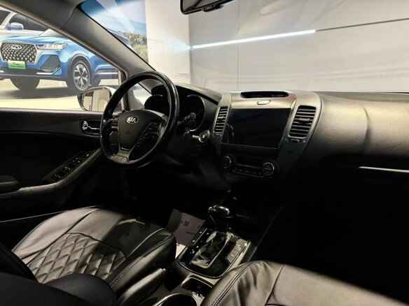 2017 Kia Cerato III Рестайлинг (Classic), белый - вид 17