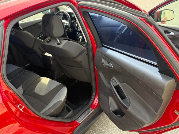 2013 Ford Focus III, красный, 680000 рублей - вид 12