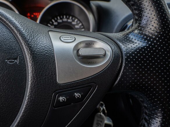 2017 Nissan Juke I Рестайлинг, белый, 1664000 рублей - вид 15