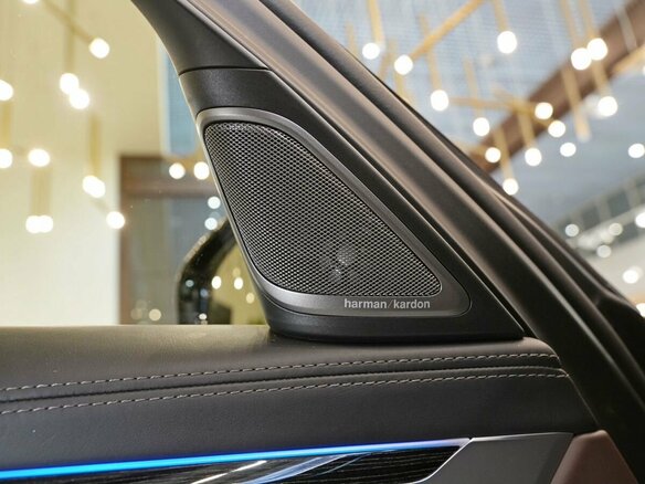 2020 BMW 7 серии 740d xDrive VI (G11/G12) Рестайлинг, чёрный, 8010000 рублей - вид 8