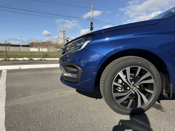 2026 Lada (ВАЗ) Vesta I Рестайлинг (NG), синий, 2040000 рублей - вид 8