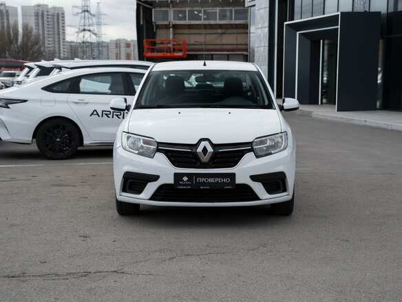 2021 Renault Logan II Рестайлинг, белый, 850000 рублей - вид 2