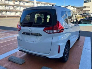 2020 Honda Freed II Рестайлинг, белый, 1223000 рублей, вид 4