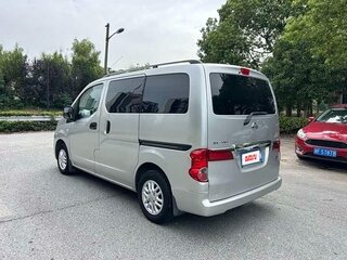 2015 Nissan NV200, серебристый, 1300000 рублей, вид 5