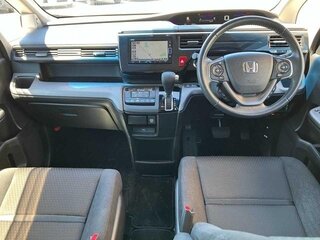 2022 Honda Stepwgn Spada V Рестайлинг, чёрный, 1890099 рублей, вид 5