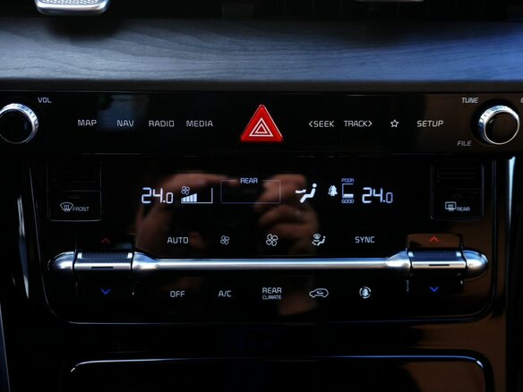 2021 Kia Carnival IV, белый, 3775000 рублей - вид 24