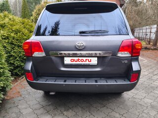 2013 Toyota Land Cruiser 200 Series Рестайлинг 1, серый, 3600000 рублей, вид 3