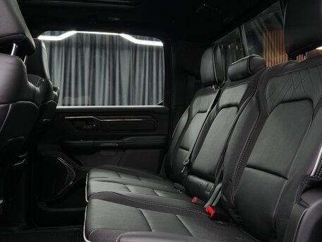 2026 Ram 1500 Crew Cab V Рестайлинг, чёрный, 10591600 рублей, вид 3