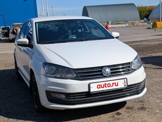 2017 Volkswagen Polo V Рестайлинг, белый, 1050000 рублей, вид 2