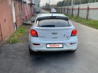 2013 Chevrolet Cruze I Рестайлинг, белый, 700000 рублей, вид 3