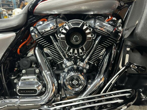 2018 Harley-Davidson Street Glide, серебристый, 1740000 рублей - вид 21
