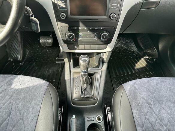 2013 Skoda Yeti I, белый, 930000 рублей - вид 10