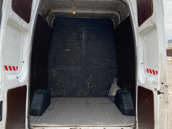 2010 Ford Transit, белый, 1100000 рублей - вид 8