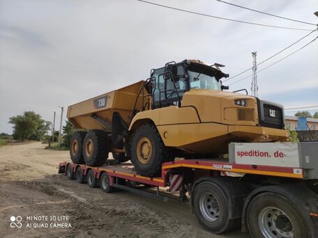 2019 Caterpillar 730, 30000000 рублей, вид 1
