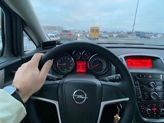 2011 Opel Astra J, серебристый, 620000 рублей, вид 4